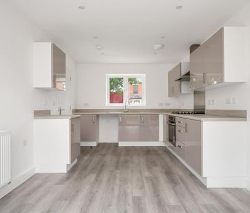 3 bedroom semi-detached house to rent - Photo 6