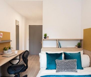 1 bedroom in a flat share to rent - Photo 2