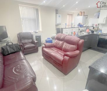 8 Bedroom Shared Flat - Photo 1