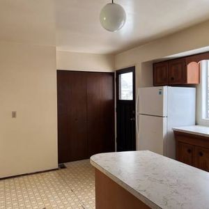 Whole House 70's Style! - Photo 2