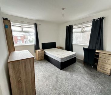 5 bedroom terraced house to rent - Photo 1