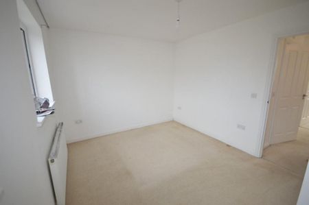 3 bedroom detached house to rent - Photo 3