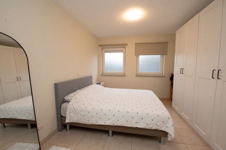 Gelijkvloers appartement in centrum Waregem met tuintje & garage. - Foto 4