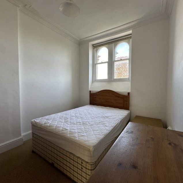 1 Bed Flat - Photo 1