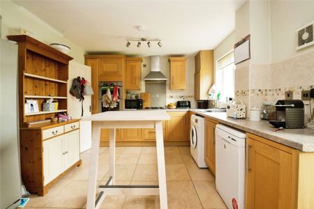 Clos Nant Y Cor, Pontprennau, Cardiff, CF23 - Photo 3