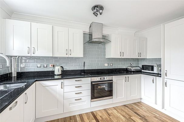 4 bedroom terraced house to rent - Photo 1