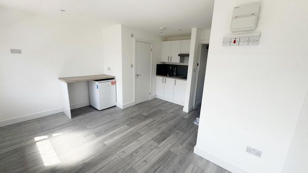 Studio to rent - Photo 1