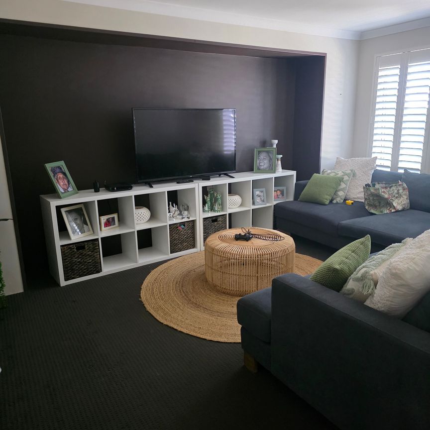 Ellenbrook - Photo 1