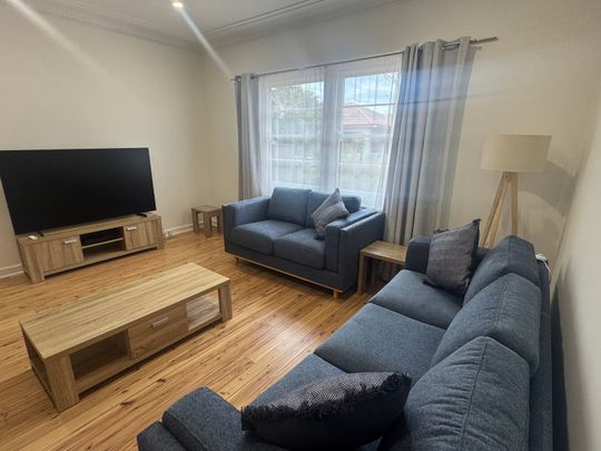 Beautifully renovated 3 bedroom home in central West Tamworth - Photo 1