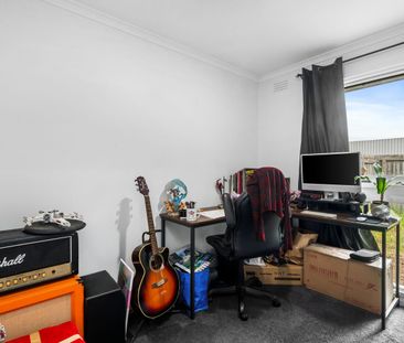 Two bedroom renovated unit. - Photo 5