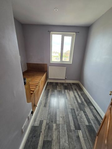 5 Bed Semi-Detached House, Birds Nest Avenue, LE3 - Photo 2