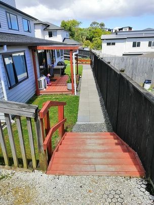 Modern downstairs unit - Massey, Auckland - Photo 1