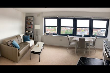 2 Bed Flat, Reading, RG1 - Photo 2