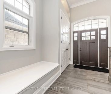 Detached Home For Lease | W9250779 - Photo 2