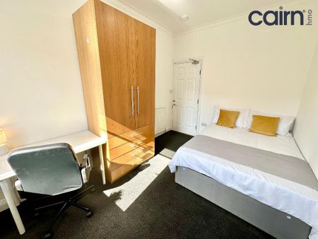 3 bedroom flat to rent - Photo 3