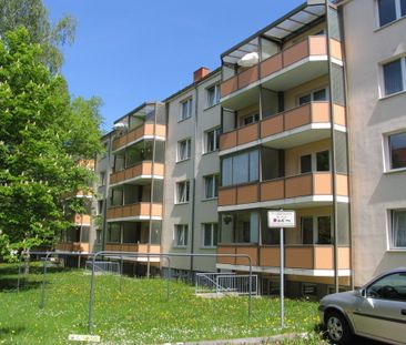 In ruhiger Seitenstraße gelegene 3-Raum-Wohnung mit Balkon - Photo 2