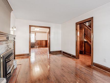 For Lease - 7 Duplex Crescent, Toronto, Ontario - Photo 2