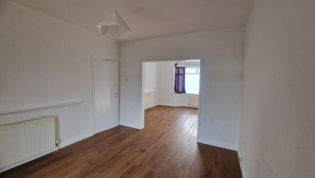 3 bedroom detached house to rent - Photo 3