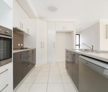 45 Angel Road, Johnston - Photo 2
