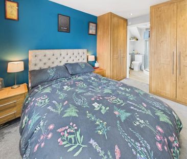 4 bedroom detached house to rent - Photo 4