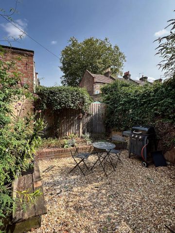 2 bedroom terraced house to rent - Photo 3