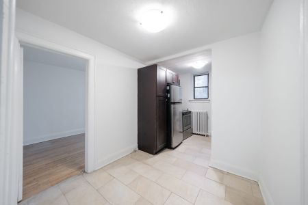 For Lease - 2 Kingston Road Unit# 9, Toronto, Ontario - Photo 5