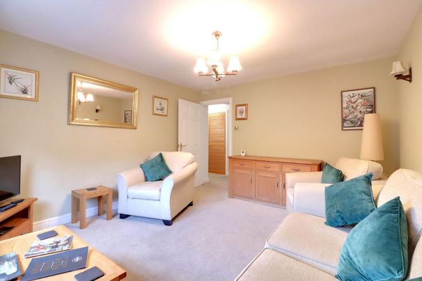 1 bedroom mews to rent - Photo 1