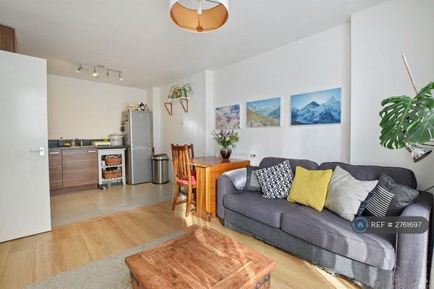 1 bedroom flat to rent - Photo 1