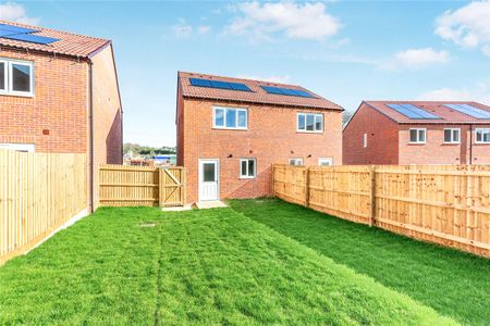 2 bedroom terraced to rent Vernal Close, Harpole, Northampton, NN7 - Photo 2