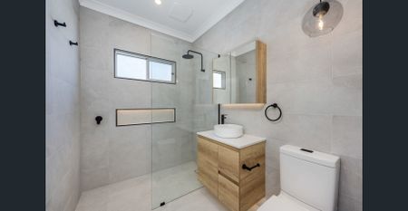 Fully renovated air conditioned home with two bathrooms - Photo 5