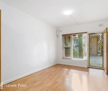 Affordable & Located in a Well Sought After Suburb - Photo 4