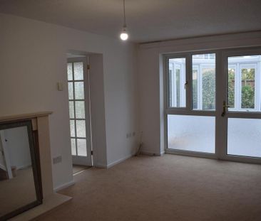 3 bedroom terraced house to rent - Photo 2