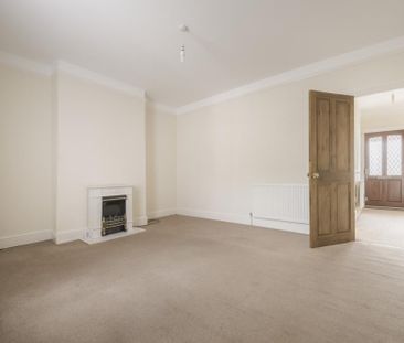 3 bedroom end of terrace house to rent - Photo 3