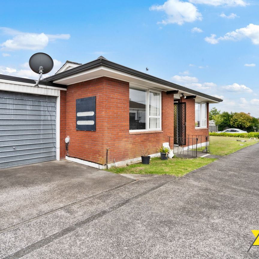 Two Bedroom and One Bathroom Unit in New Lynn! - Photo 1