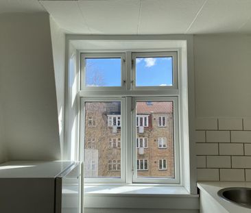 <b>Skøn 2-værelses I ØGADEN! </b> - Foto 2