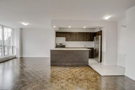 Bayview Square — 1 Bedroom - Photo 5