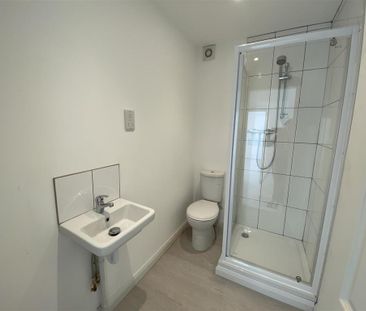 1 bedroom in a house share to rent - Photo 5