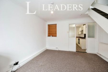 2 bedroom terraced house to rent - Photo 2