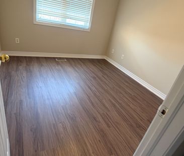 For Lease - 476 Mahogany Court, Pickering, Ontario - Photo 4