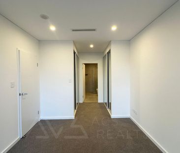 STUNNING TWO BEDROOM APARTMENT W/PARKING FOR LEASE - Photo 2