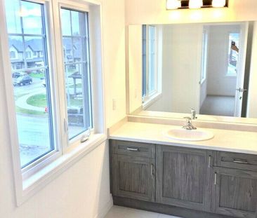 For Lease - 42 Farley Lane, Hamilton, Ontario - Photo 4