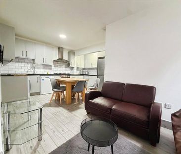6 bedroom semi-detached house to rent - Photo 1