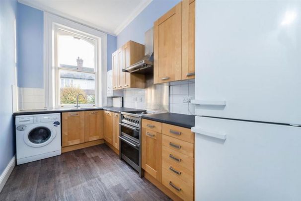 2 bedroom flat to rent - Photo 1