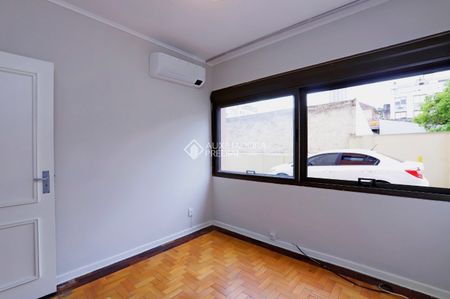 Apartamento com 3 quartos e 111m² para alugar em Rio Branco, Porto Alegre. - Photo 4