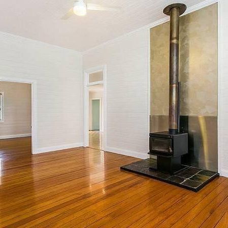 Stunning Home - Lawn And Garden Maintenance Included - Photo 1