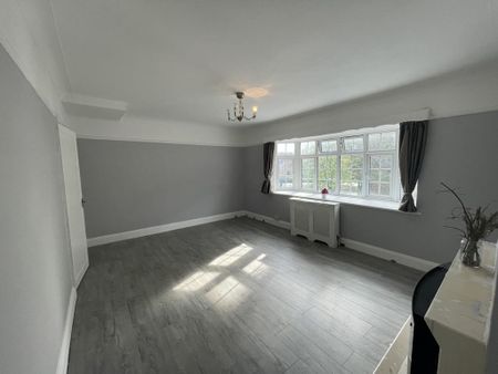 3 bedroom maisonette to rent - Photo 2