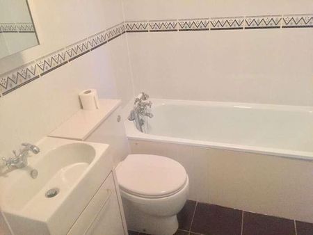 Homefield Park Sutton Surrey, SM1 - Photo 5