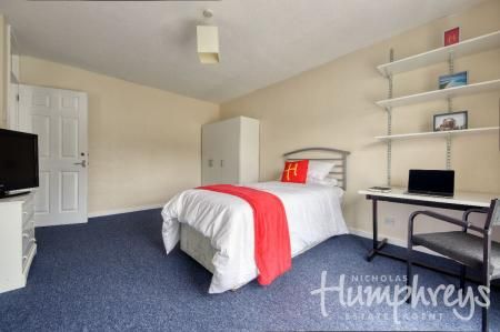 15 Pine Tree Avenue, UKC location - Photo 2