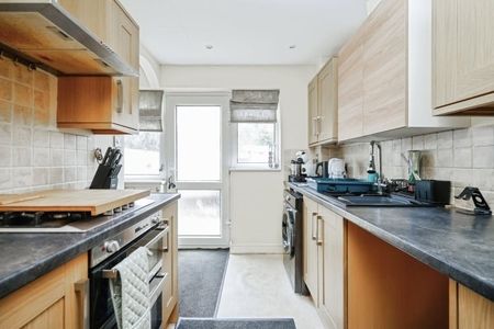 Daimler Avenue, Banbury - Photo 4