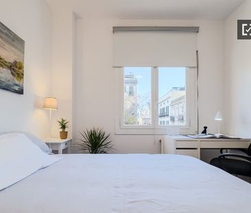 barcelona, Catalonia 08012 - Photo 4